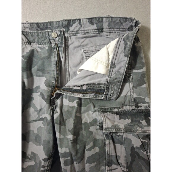 Levi’s Cargo Shorts Men’s 36 Gray Black Faded Camo 10” White Tab Military - Picture 7 of 9